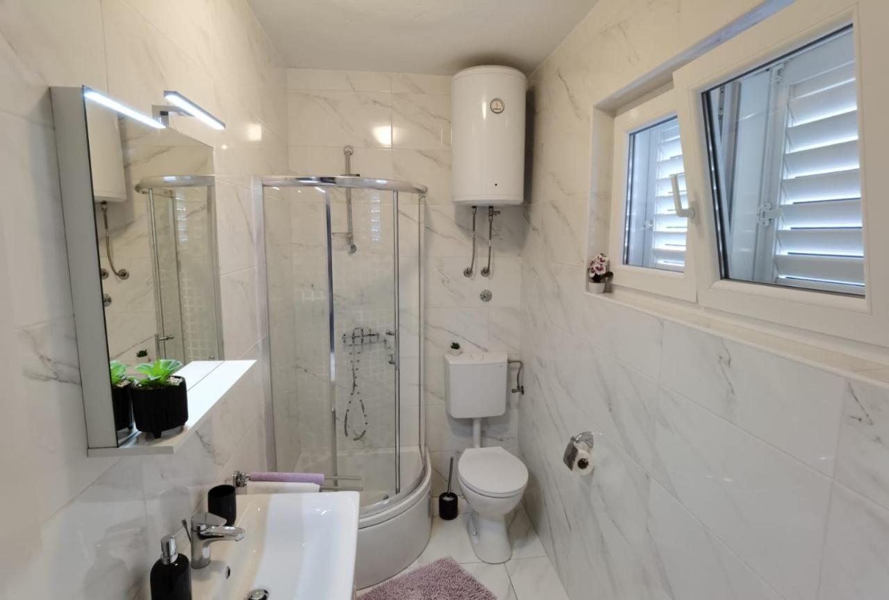 Apartman Sara Preko Exterior foto